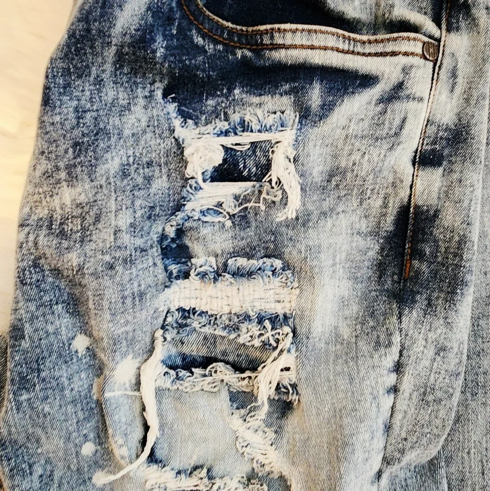 FWRD DENIM CO.  ANNIHLATOR DISTRESSED DENIM MENS JEANS SZ 32